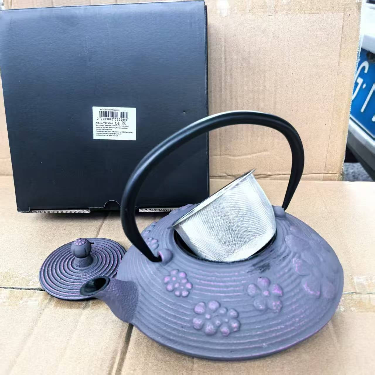 Ketaus arbatinukas su metaliniu sieteliu TR2309B