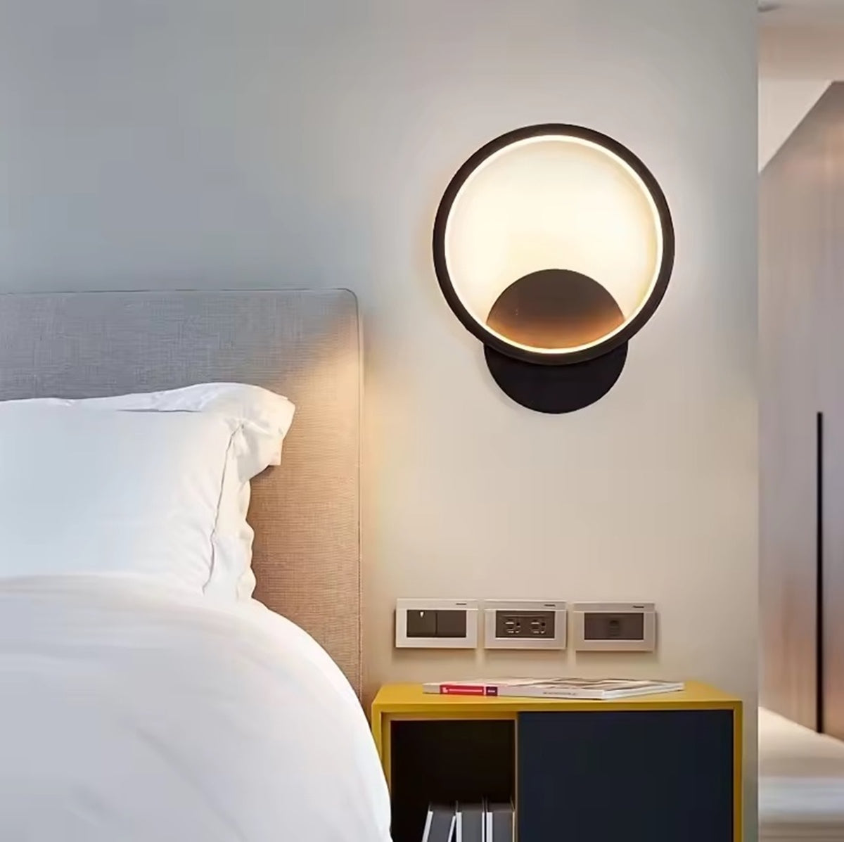 LED sieninis šviestuvas