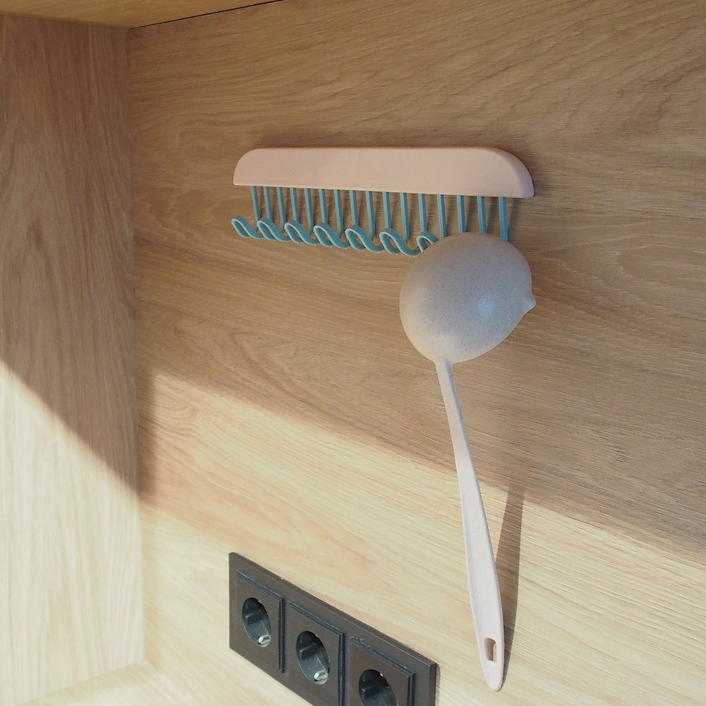 Plastikiniai kabliuklai -pakaba